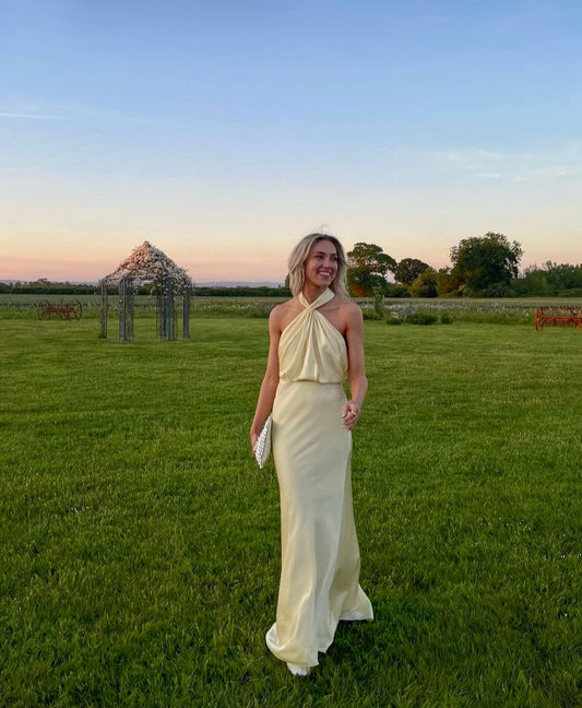 Stijlvolle halterneck-maxi-jurk voor dames met taille – Yara