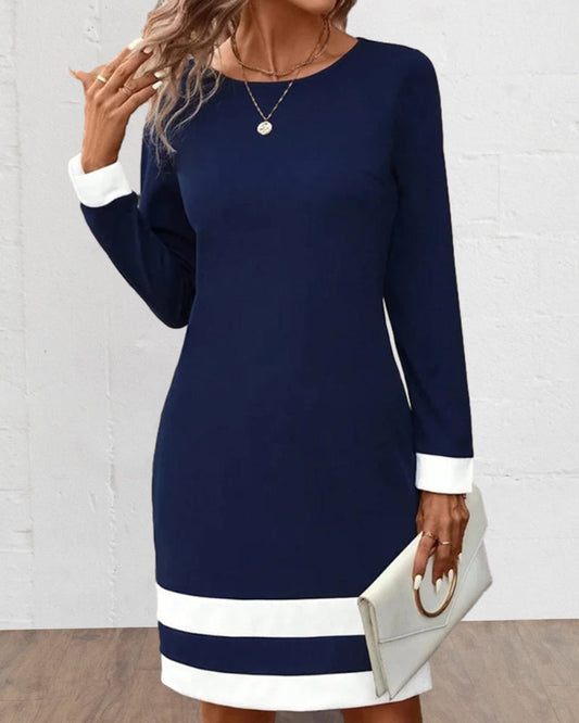 Trendy Donkerblauwe Jurk met Klassieke Silhouette – Aurelia