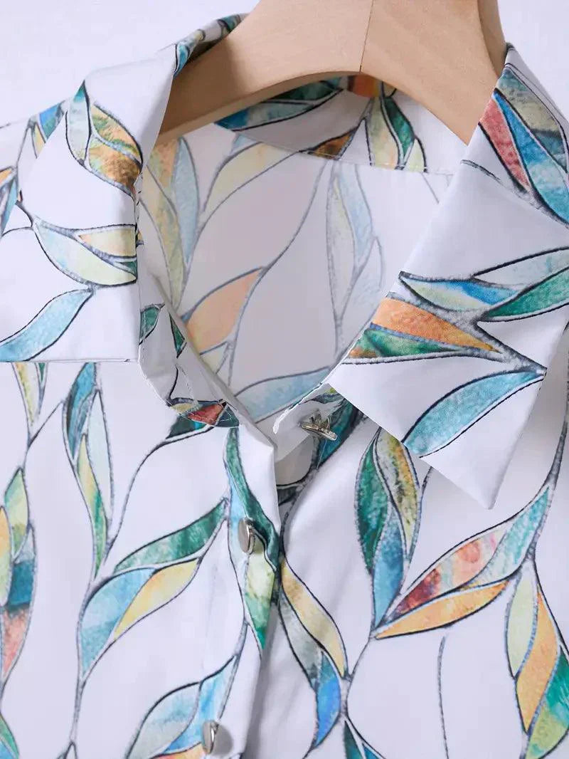 Trendy damesblouse met abstract patroon en knoopsluiting - Marlene