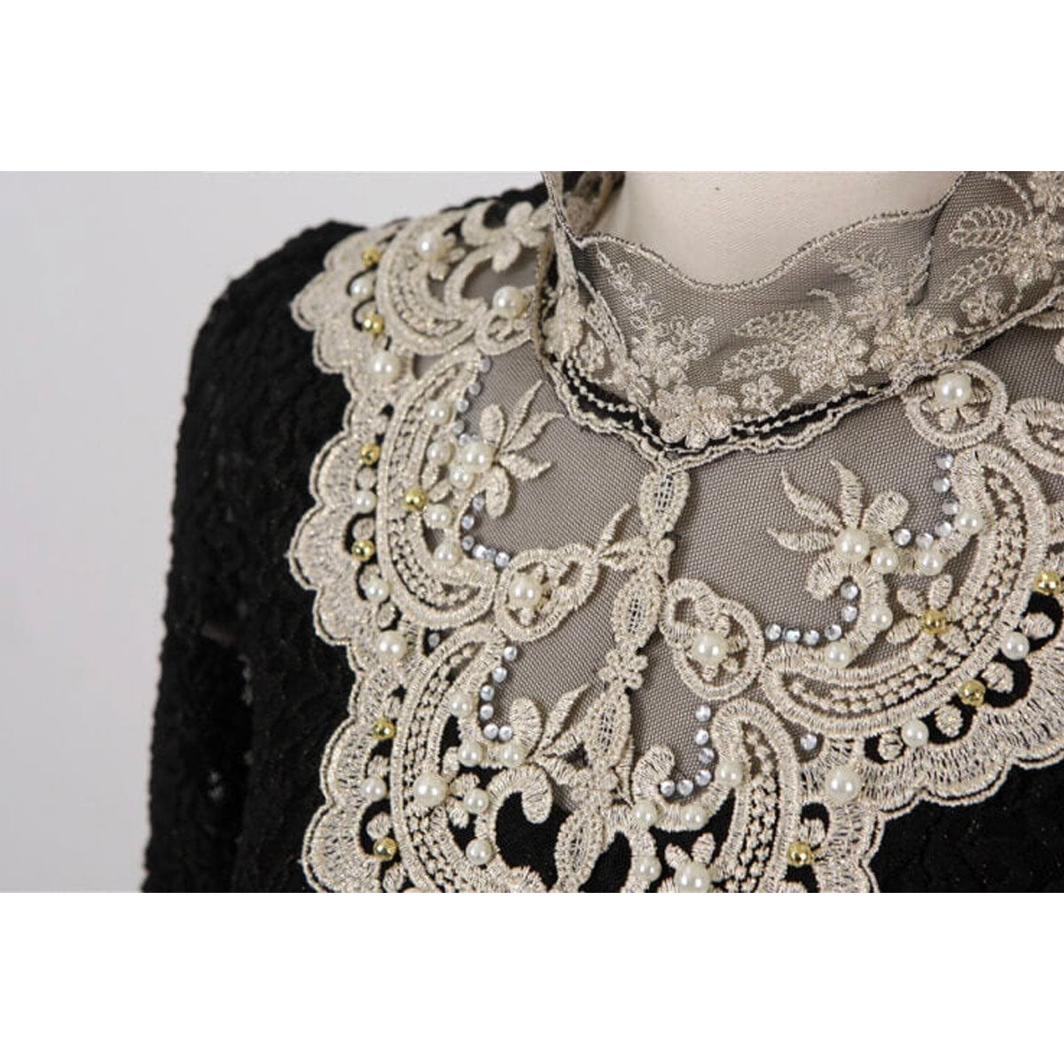 Damesblouse met Herfst Borduursels – Elisabeth