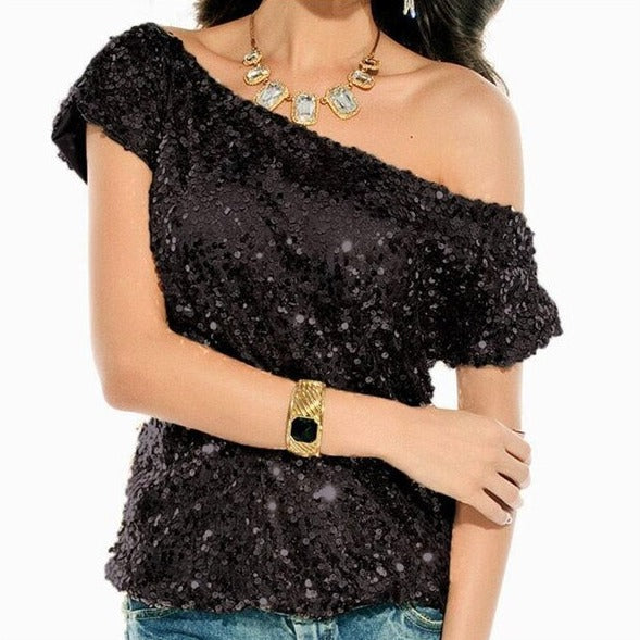 Trendy One Shoulder T-shirt met pailletten voor zomernachten - GlamGlanz