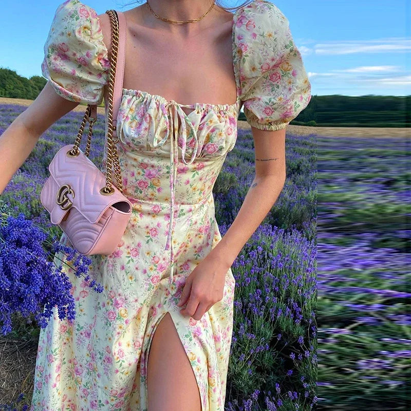 Lichte & Stijlvolle Zomerjurk met Bloemenprint en Korte Mouwen – Elina