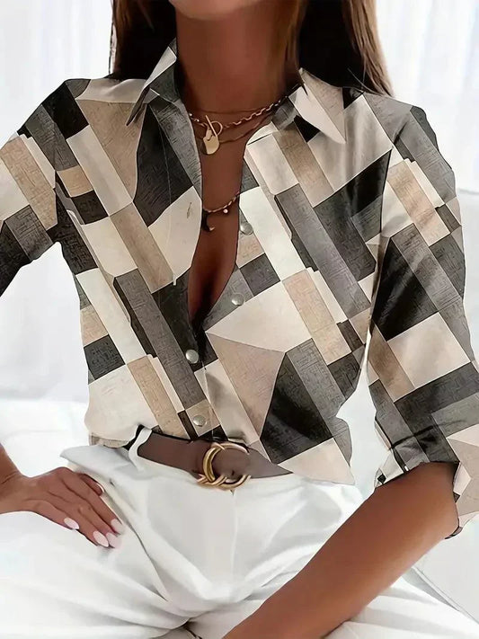 Trendy damesblouse met abstract patroon en knoopsluiting - Marlene