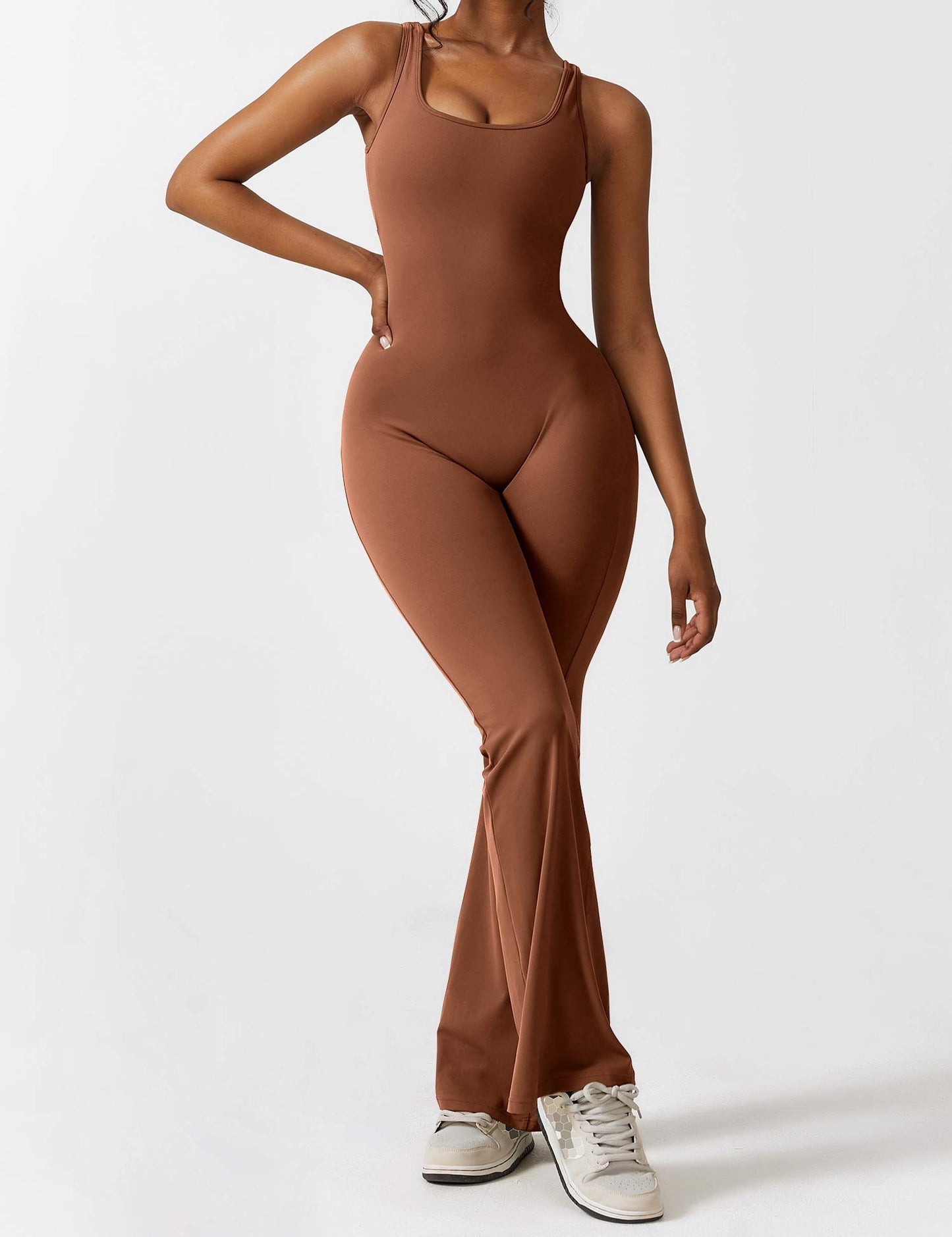 Rugvrije Jumpsuit met Uitlopende Broekspijpen - Liv