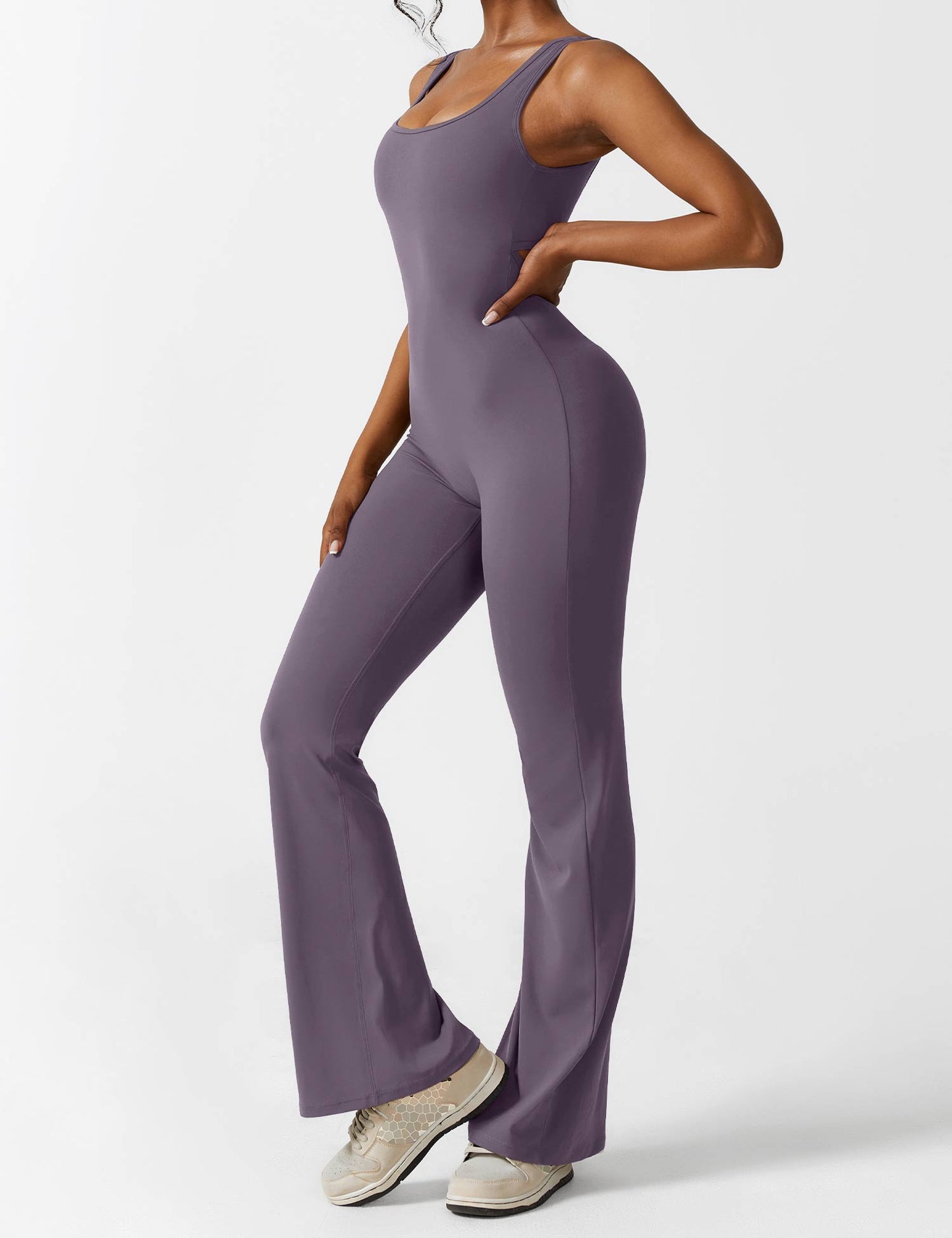 Rugvrije Jumpsuit met Uitlopende Broekspijpen - Liv