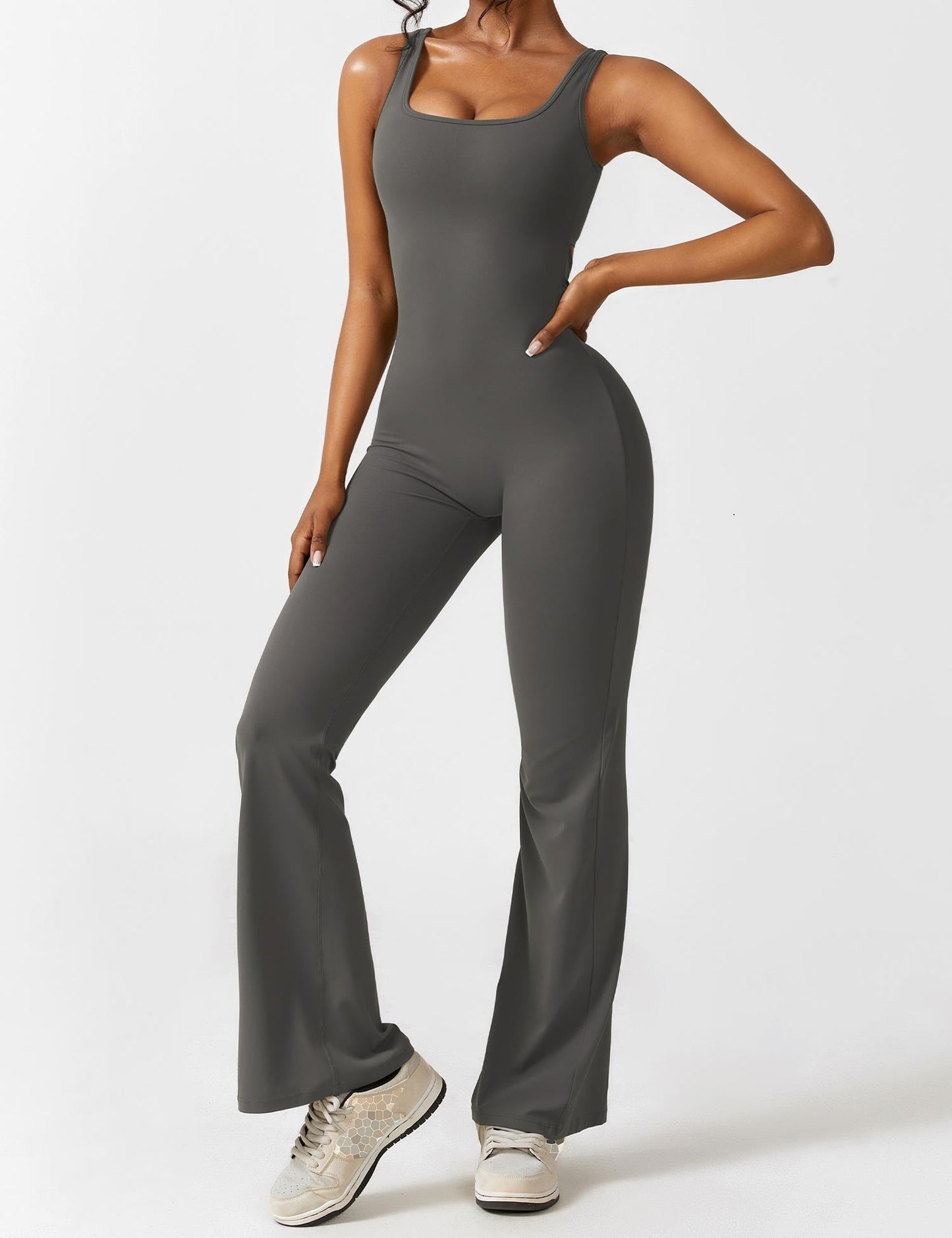 Rugvrije Jumpsuit met Uitlopende Broekspijpen - Liv