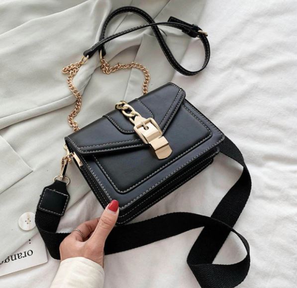 Chain Lady Sling Bag™️