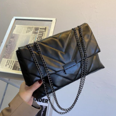 Chain Crossbody Bags™