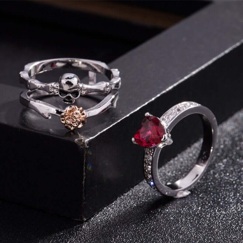 Skull Love Ring