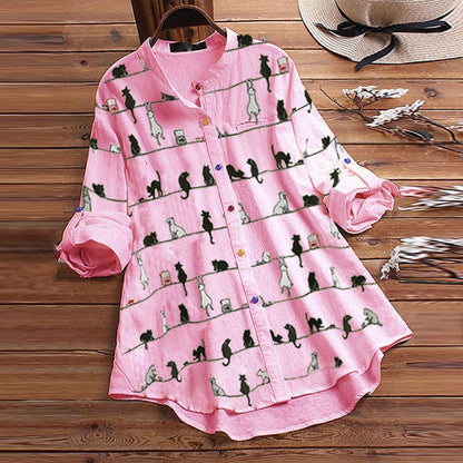 Lichte damesblouse met kattenmotief en knoopsluiting – Kaja