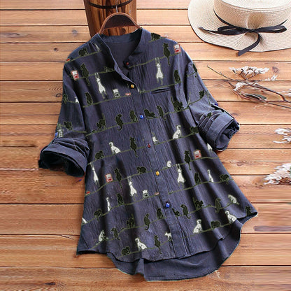 Lichte damesblouse met kattenmotief en knoopsluiting – Kaja