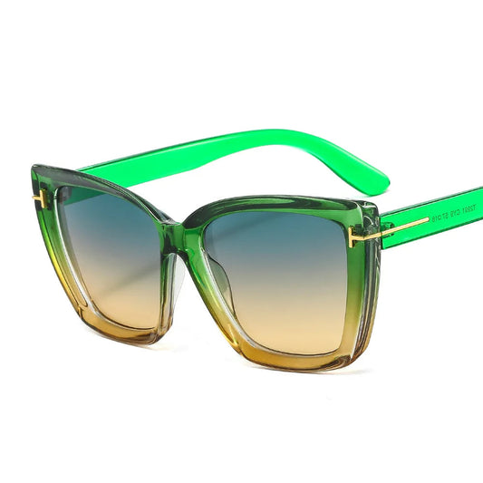 Stijlvolle Cat-Eye zonnebril met UV-bescherming en verloop - VueLuxe
