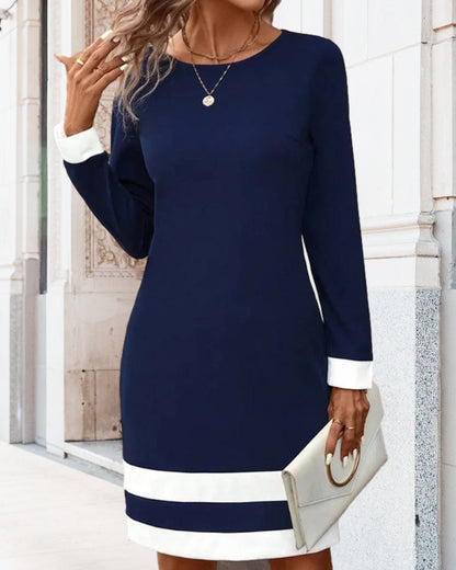 Trendy Donkerblauwe Jurk met Klassieke Silhouette – Aurelia