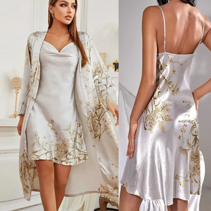 Tweedelige satijnen nachtjapon en kimono met bloemenprint – Noelle