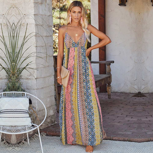 Trendy zomerjurk met V-hals en spaghettibandjes – Pinky