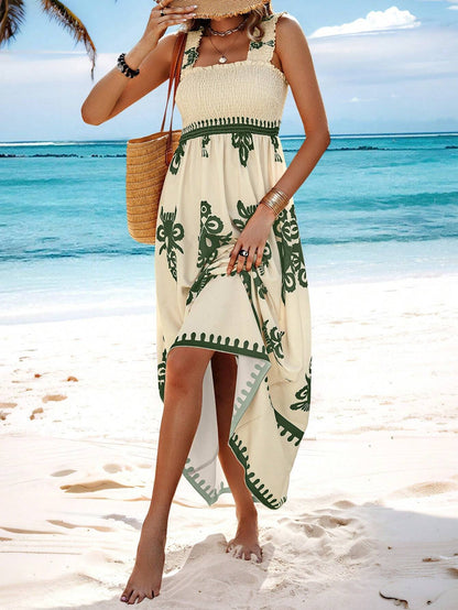 Trendy zomerjurk met een vrouwelijke silhoutte en wikkelontwerp – Sascha