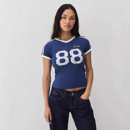 Trendy dames T-shirt met kantdetail en contrastmouwen - Yelina