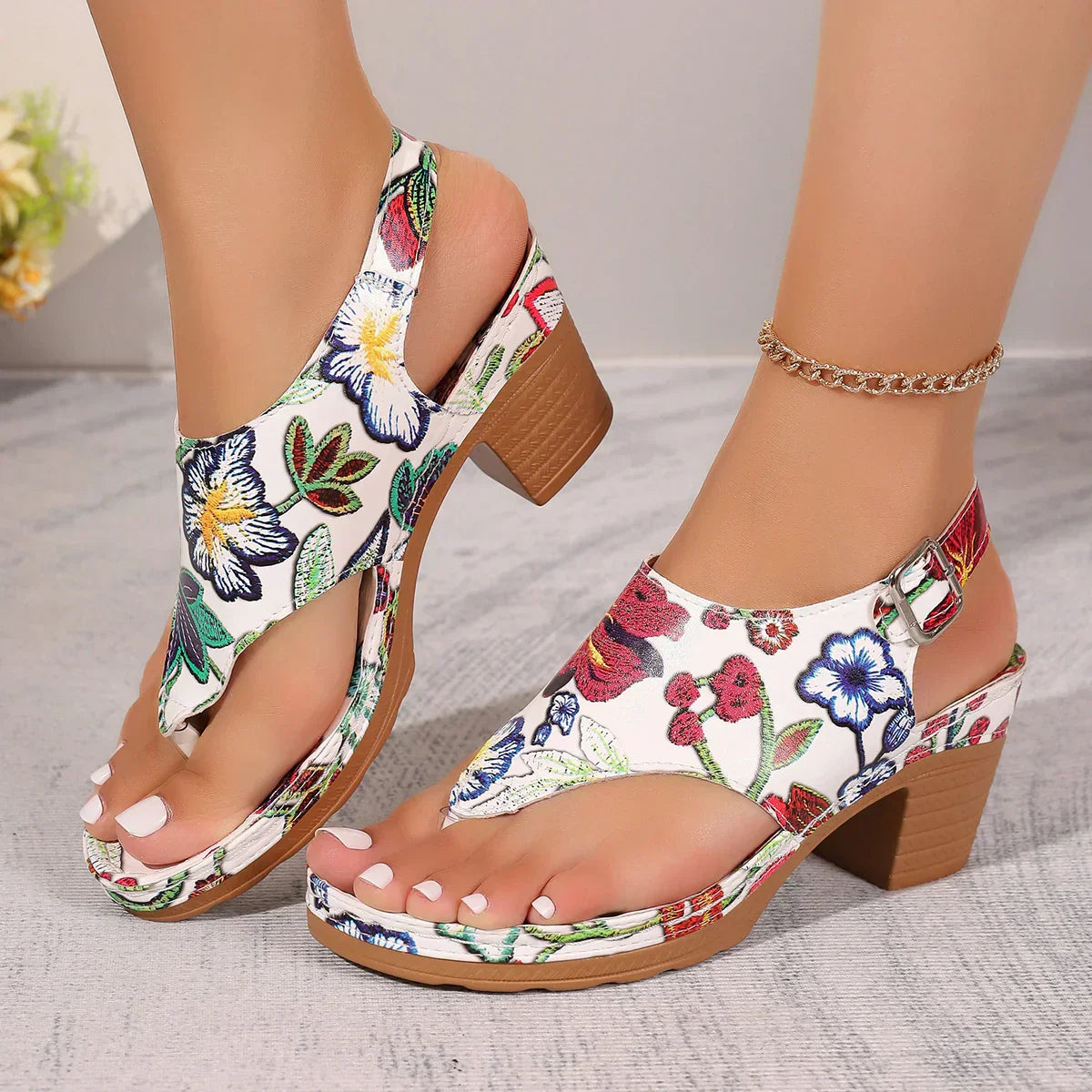 Kleurrijke Dames Sandalen met Bloemenpatroon en Blokhak – Yasmina