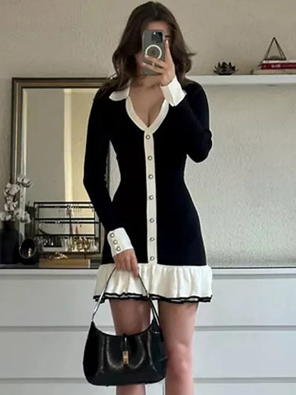 Gebreide Mini Jurk met Rugdecolleté en Bandage Ontwerp – Amira