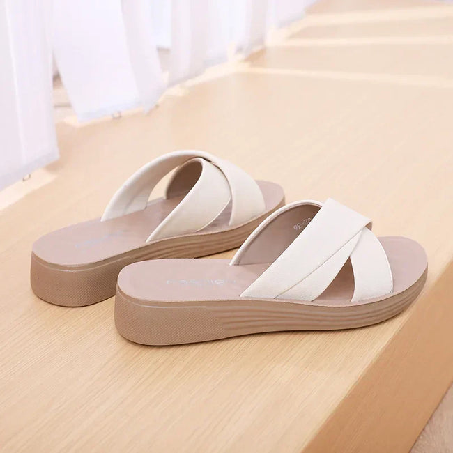 Dames Wedge-Slipper van synthetisch leer met open teengebied – Cassy