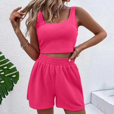Trendy tweedelige zomeroutfit voor dames met shorts en croptop - Livia