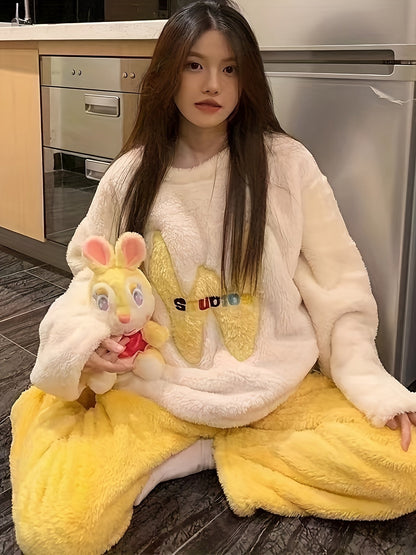 Dames Fleece Pyjama Set met borduursel & ronde hals voor herfst/winter – Alissa