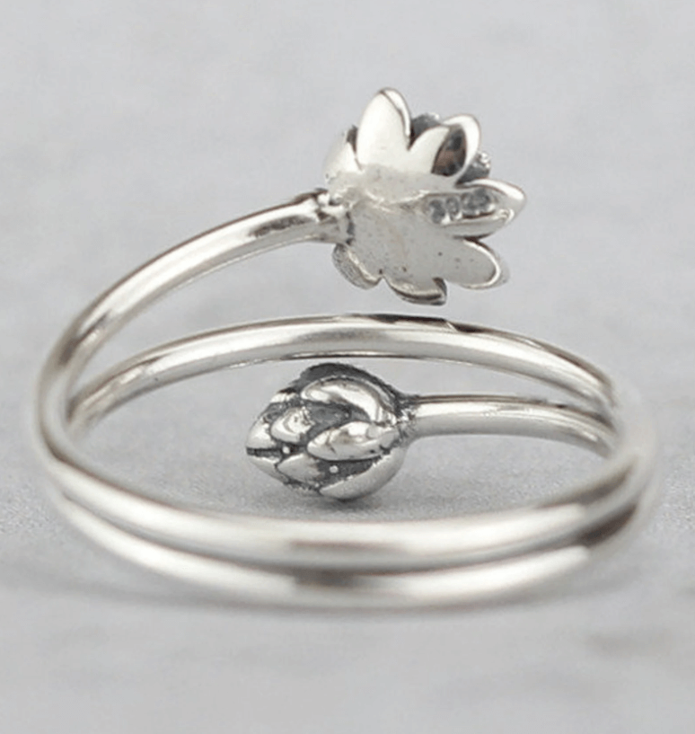 Drievoudige Wikkel Lotus Ring